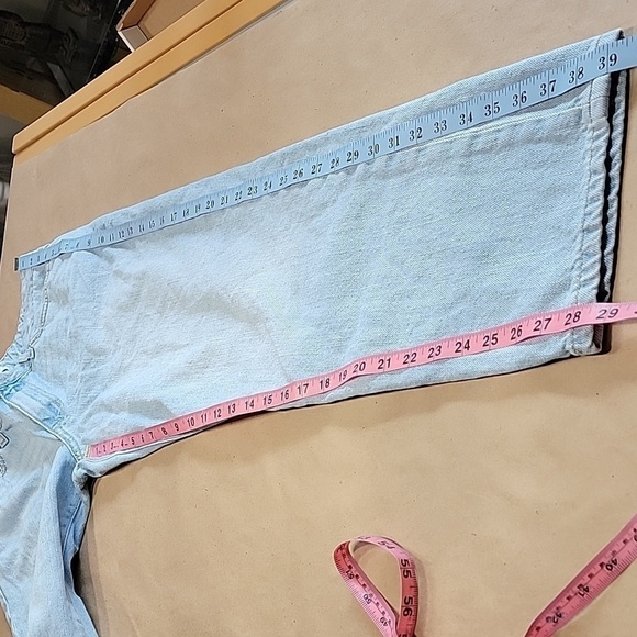 Forever 21 Size 28 Light Wash Straight Leg Denim Blue Jeans, Gently Used Cond. - Picture 6 of 12